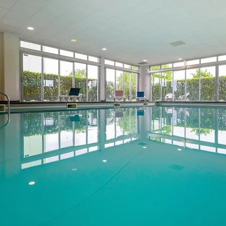 Nemea Aeroport Aparthotel 3*