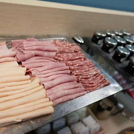 Nemea Aeroport Lejlighedshotel 3*