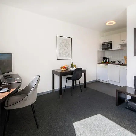 Nemea Aeroport Lejlighedshotel