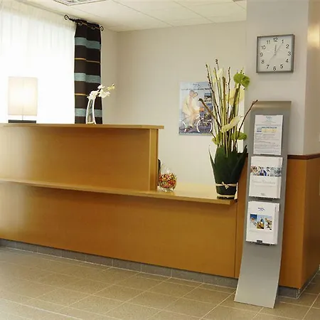 Nemea Aeroport Aparthotel