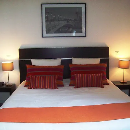 Aparthotel Nemea Aeroport 3*