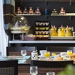 Nemea Aeroport Aparthotel