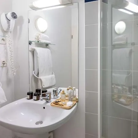 Nemea Aeroport Aparthotel 3*