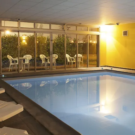 Nemea Aeroport 3*