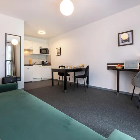 Apartmanhotel Nemea Aeroport 3*