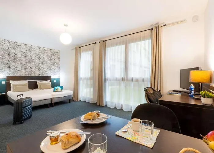 Aparthotel Nemea Aeroport 3*