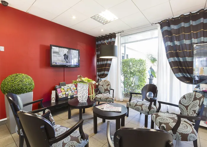 Nemea Aeroport Aparthotel