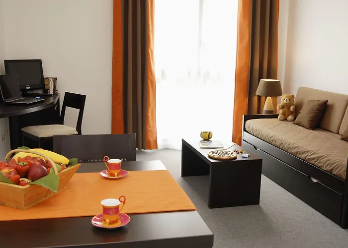 Nemea Aeroport Hotel apartamentowy 3*