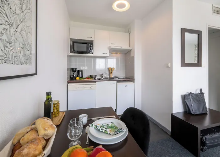 Nemea Aeroport Hotel apartamentowy